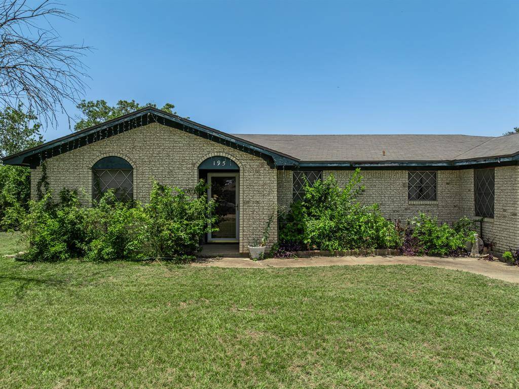 195 Amy Joy Drive, China Spring, TX 76633
