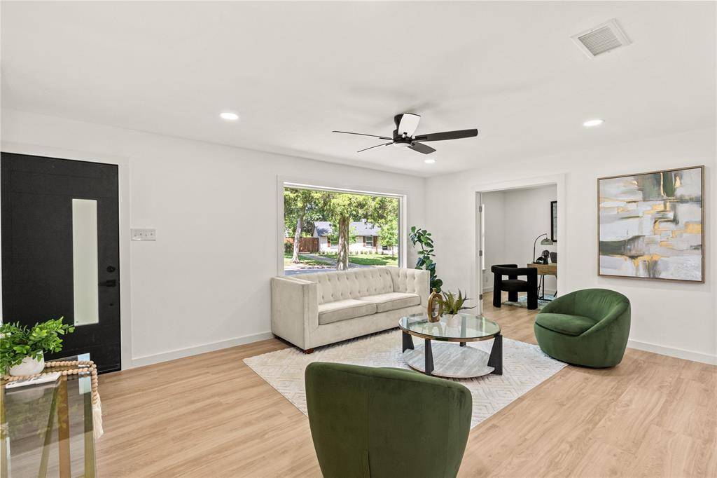 2336 Fenestra Drive, Dallas, TX 75228