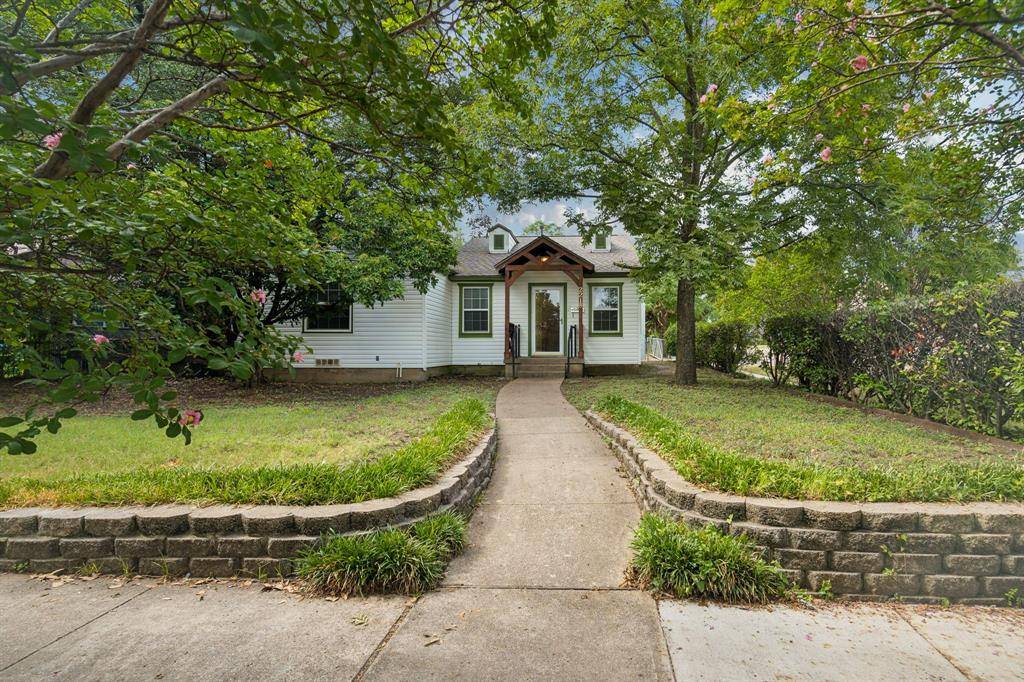 2218 Mountain Lake Road, Dallas, TX 75224