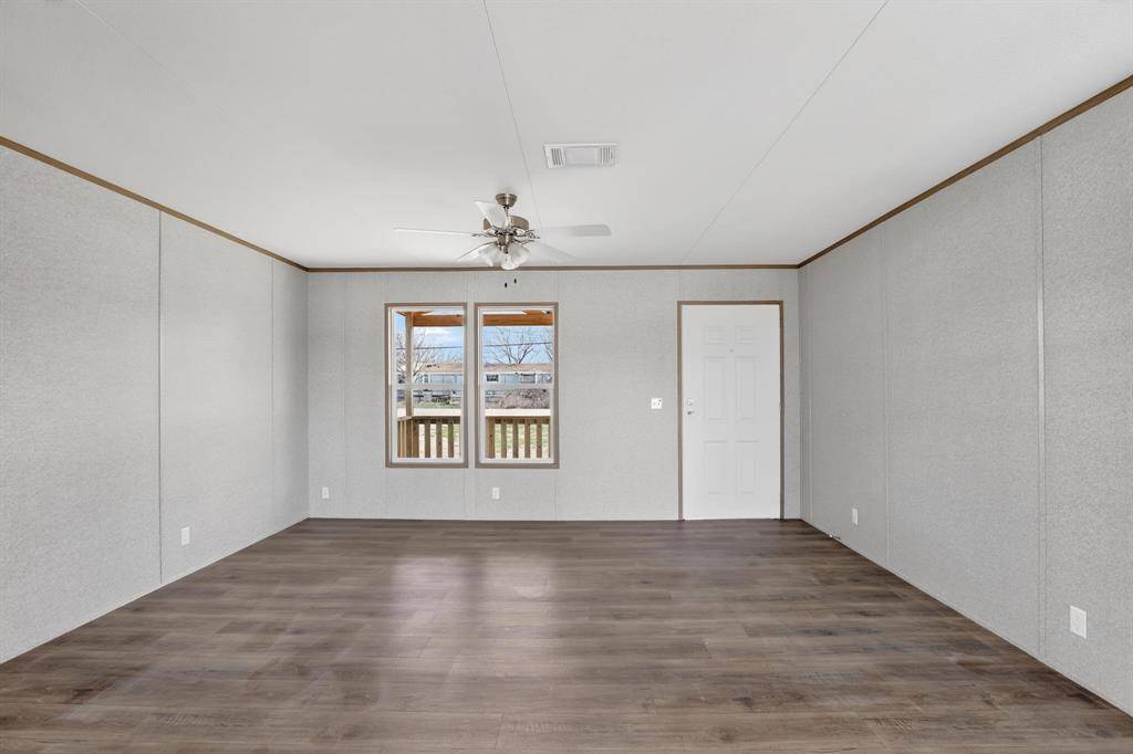 309 Rhett Court, Aurora, TX 76078