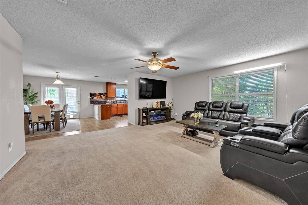 808 Flamingo Drive, Saginaw, TX 76131