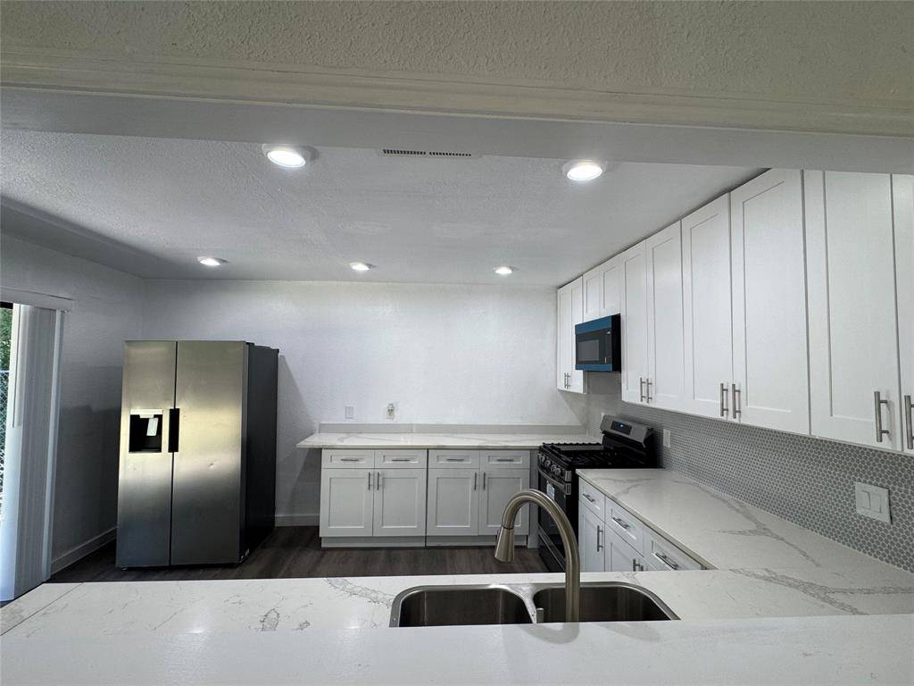 3549 Rio Grande Circle, Dallas, TX 75233