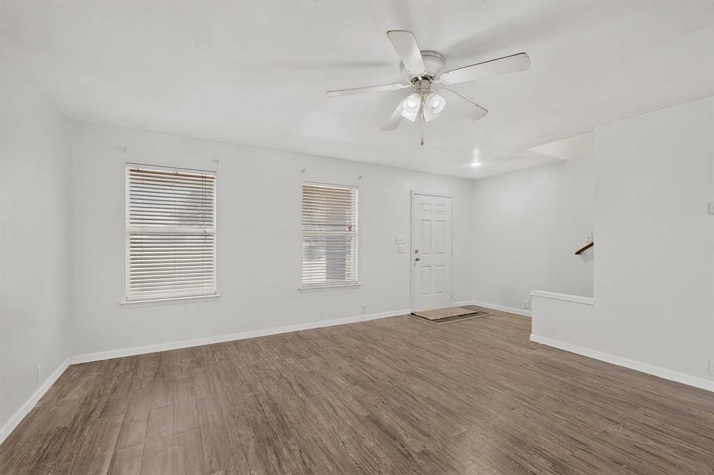1607 Harbor View Road, Glenn Heights, TX 75154