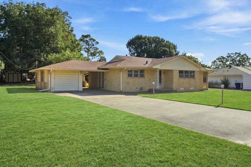 1713 E Mildred Street, Sherman, TX 75090