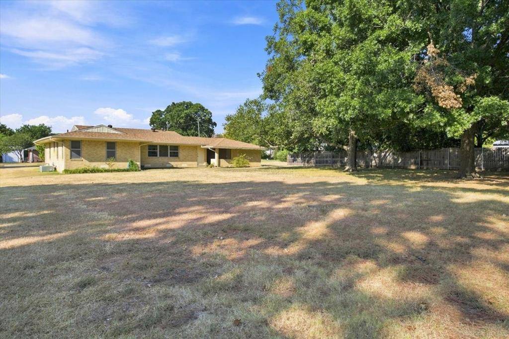 1713 E Mildred Street, Sherman, TX 75090