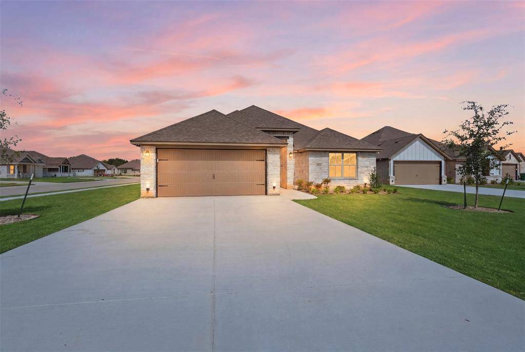 816 Haley Street, Springtown, TX 76082