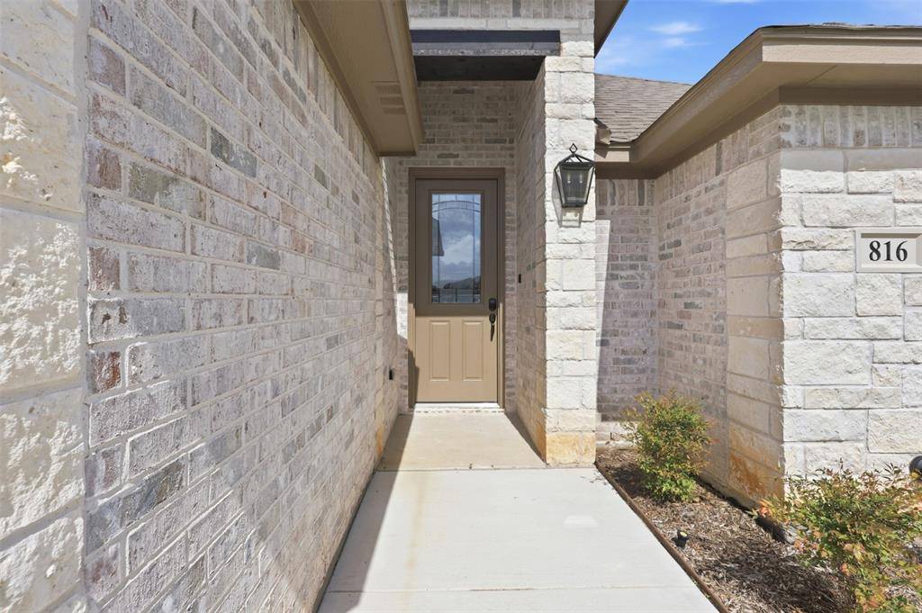 816 Haley Street, Springtown, TX 76082