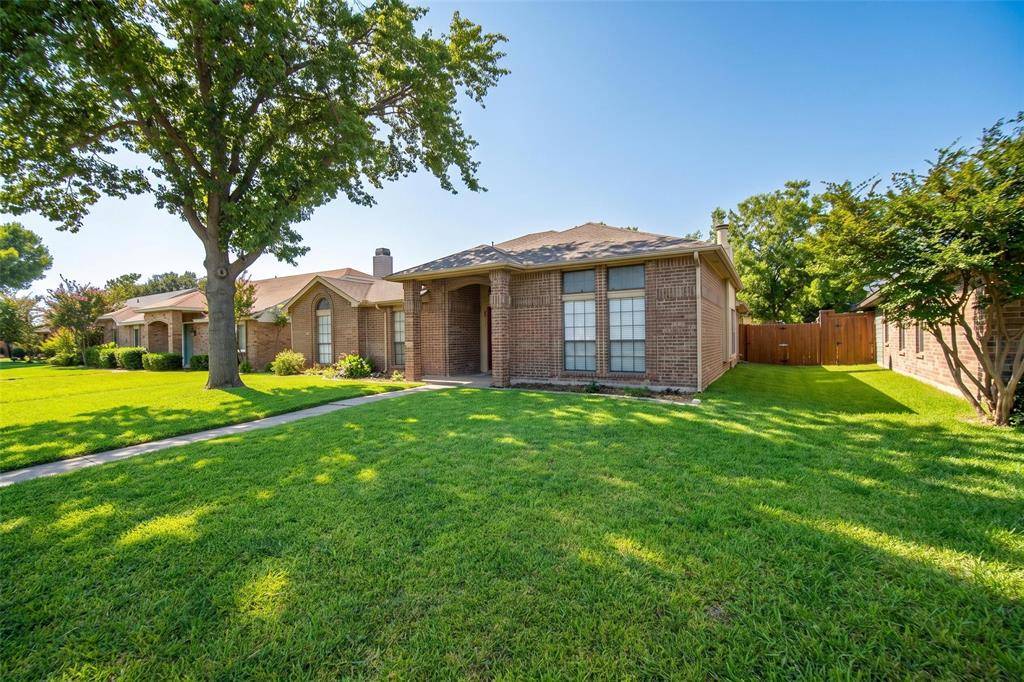 9421 Willard Street, Rowlett, TX 75088