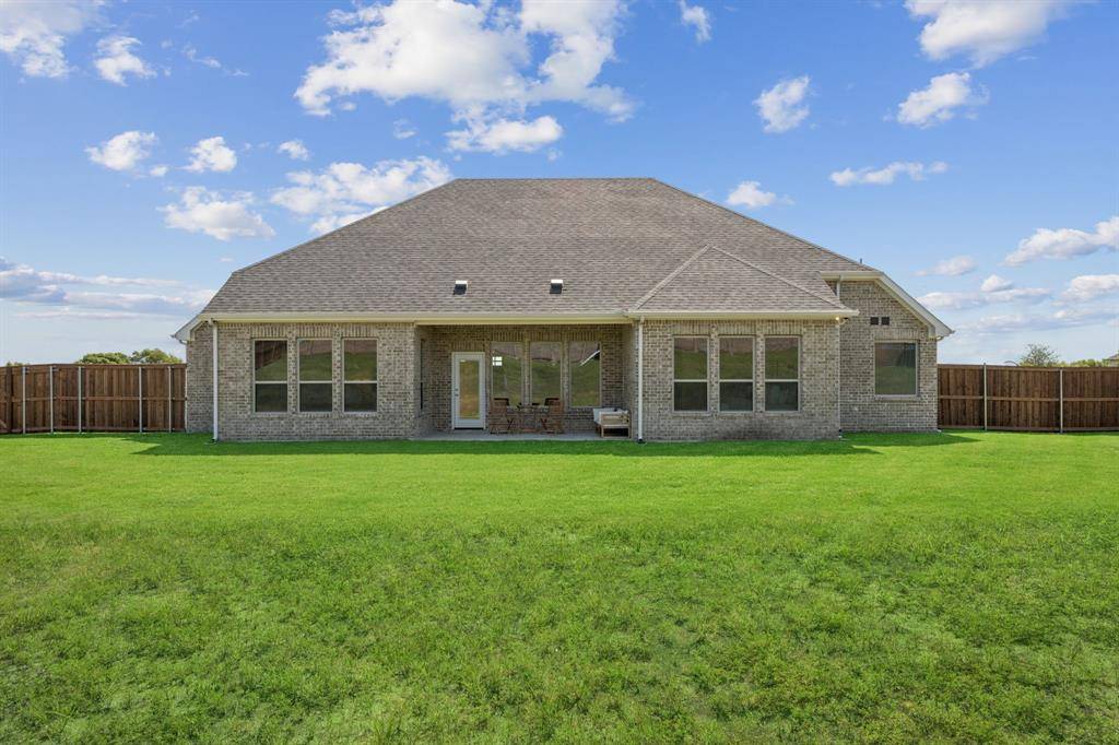 101 Waterfall Way, Waxahachie, TX 75165