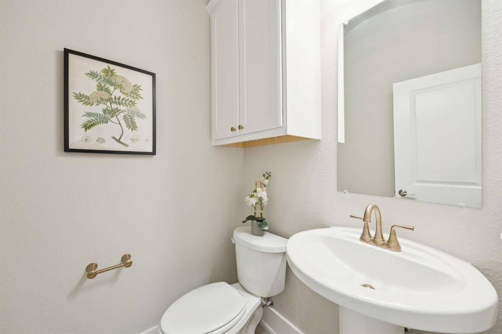 101 Waterfall Way, Waxahachie, TX 75165