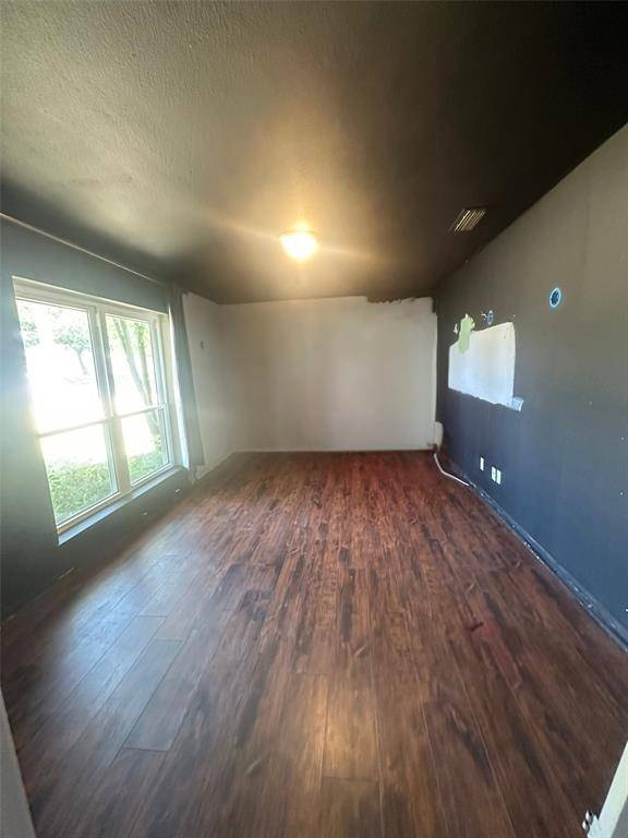 4857 Preston Trail Drive, Mesquite, TX 75150