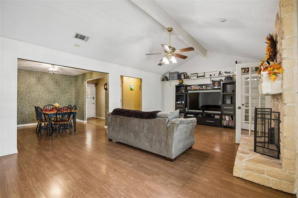 5729 Sage Bloom Drive, Arlington, TX 76017