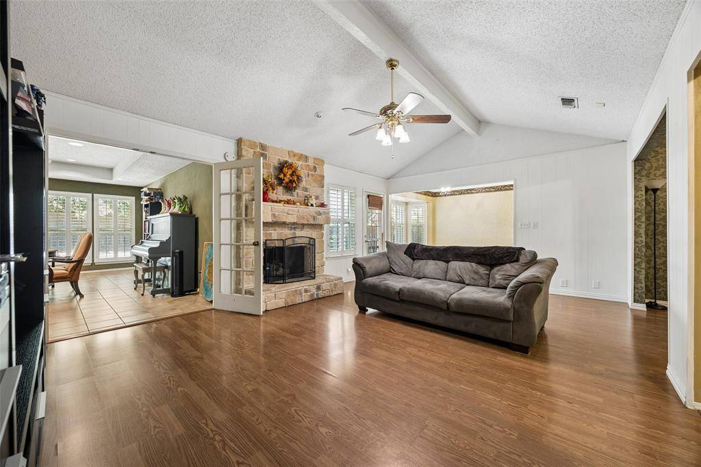 5729 Sage Bloom Drive, Arlington, TX 76017