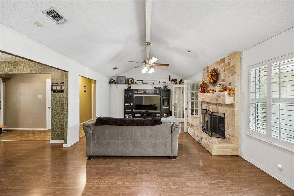 5729 Sage Bloom Drive, Arlington, TX 76017