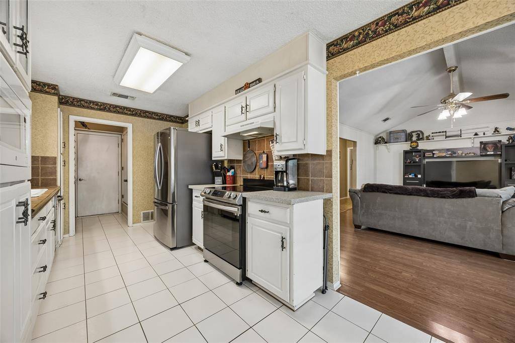 5729 Sage Bloom Drive, Arlington, TX 76017
