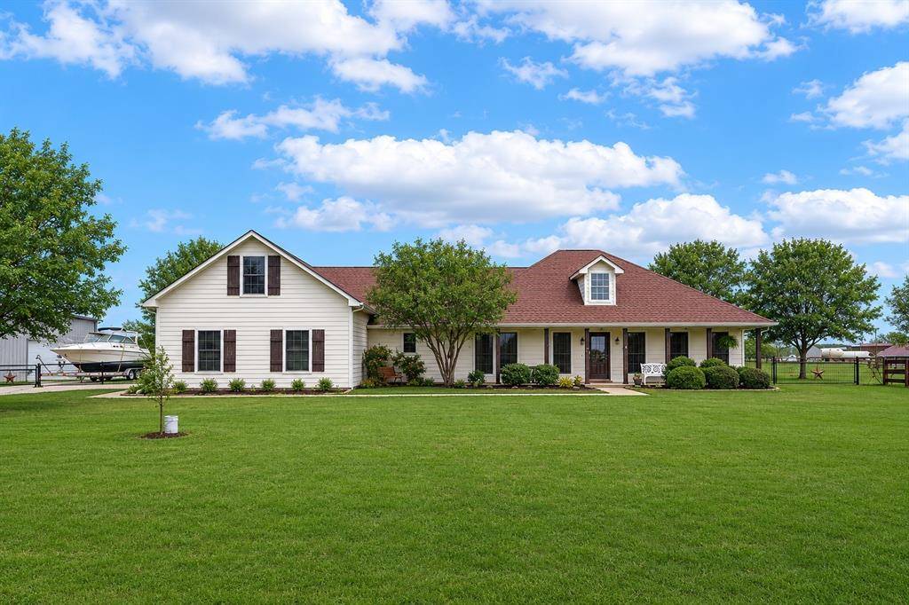 108 High Meadows Court, Decatur, TX 76234