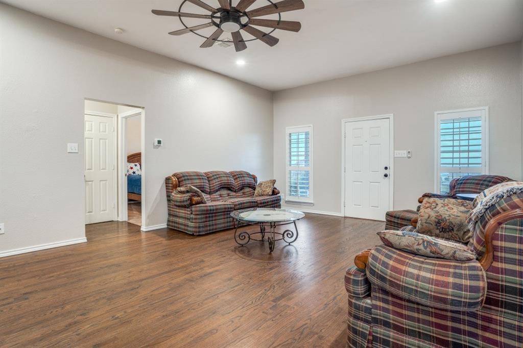 108 High Meadows Court, Decatur, TX 76234