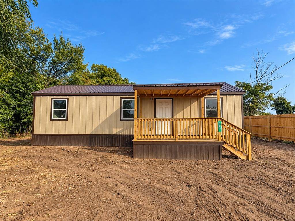 818 S Austin, Bremond, TX 76629
