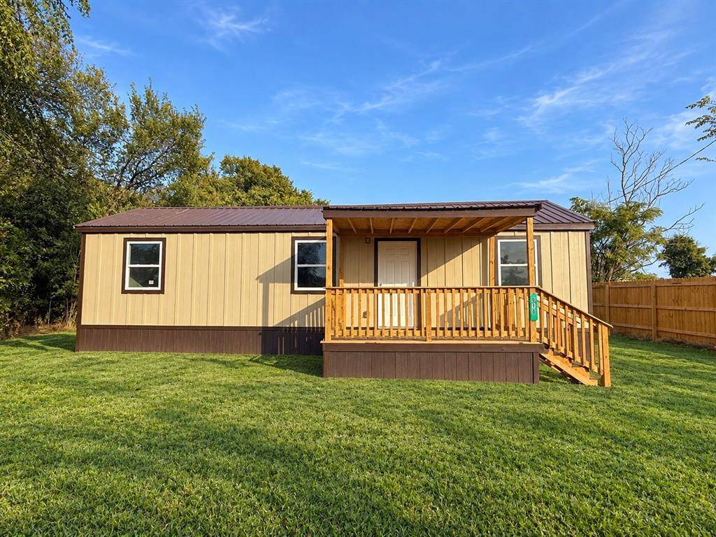 818 S Austin, Bremond, TX 76629