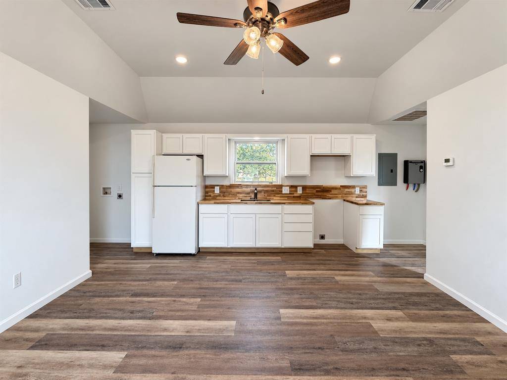 818 S Austin, Bremond, TX 76629