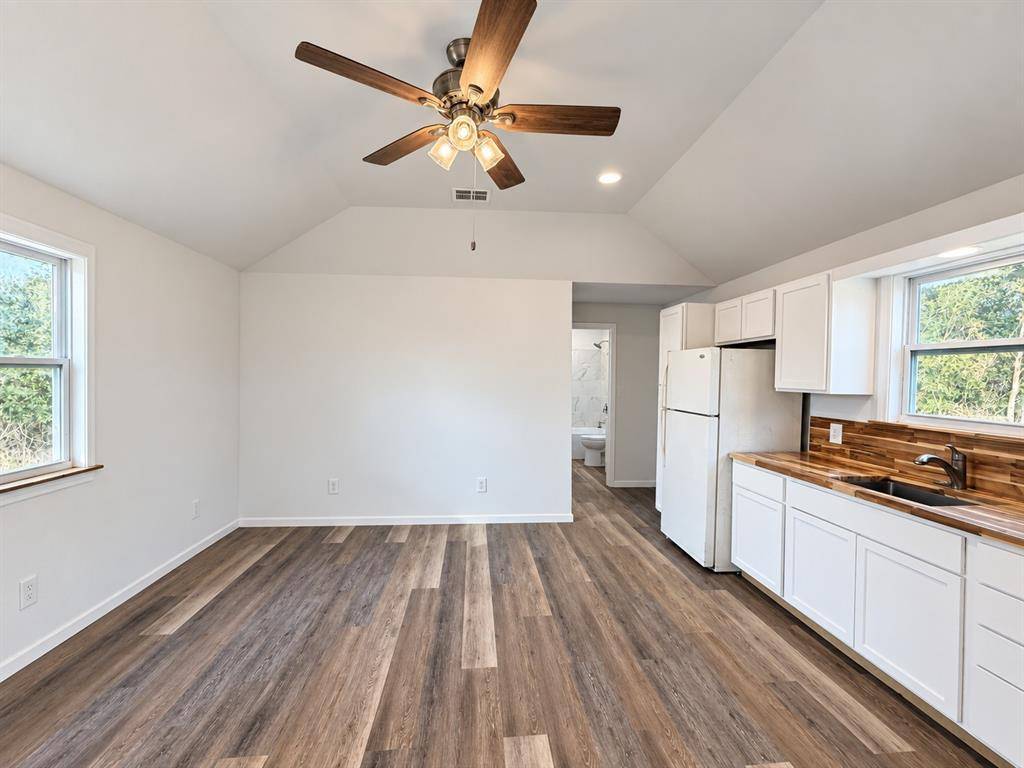 818 S Austin, Bremond, TX 76629