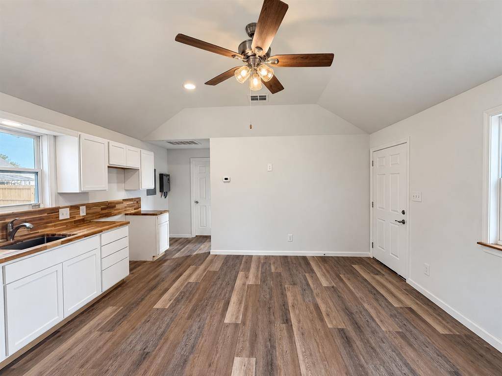 818 S Austin, Bremond, TX 76629