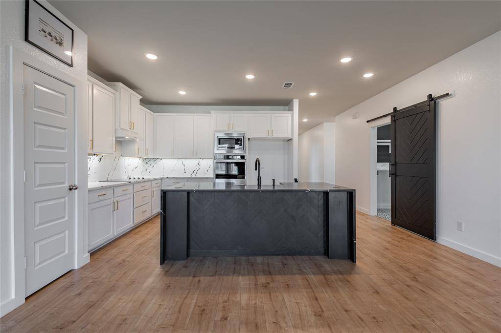 970 Hurstwood Drive, Van Alstyne, TX 75495