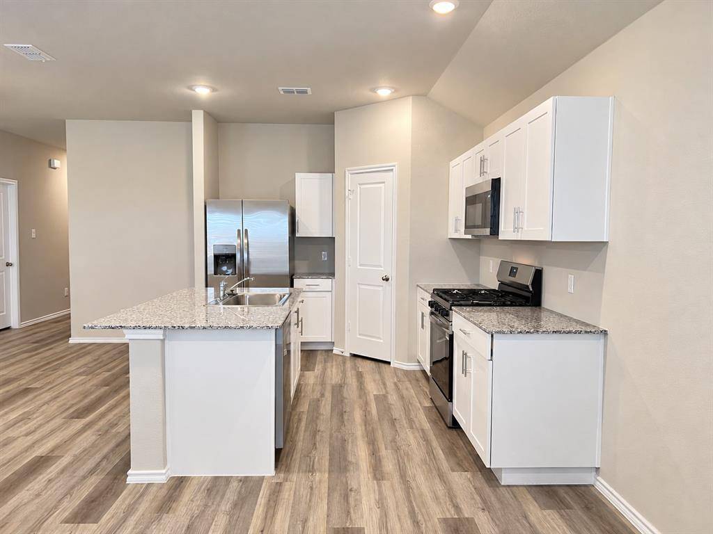 2721 Flowers Drive, Denton, TX 76205