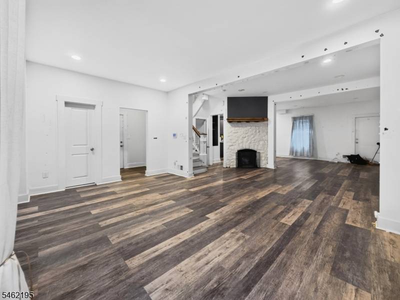 1323 North Ave, Elizabeth City, NJ 07208