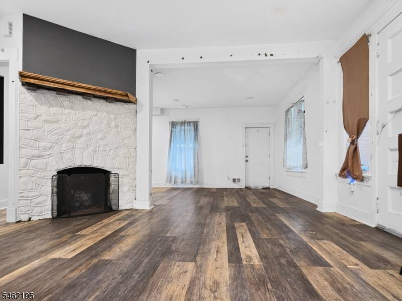1323 North Ave, Elizabeth City, NJ 07208