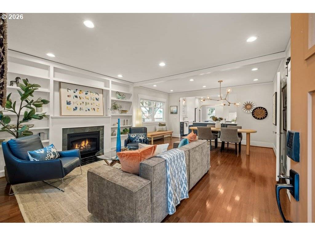 4074 N COLONIAL AVE, Portland, OR 97227