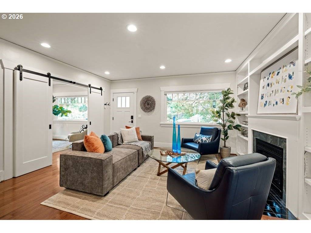 4074 N COLONIAL AVE, Portland, OR 97227