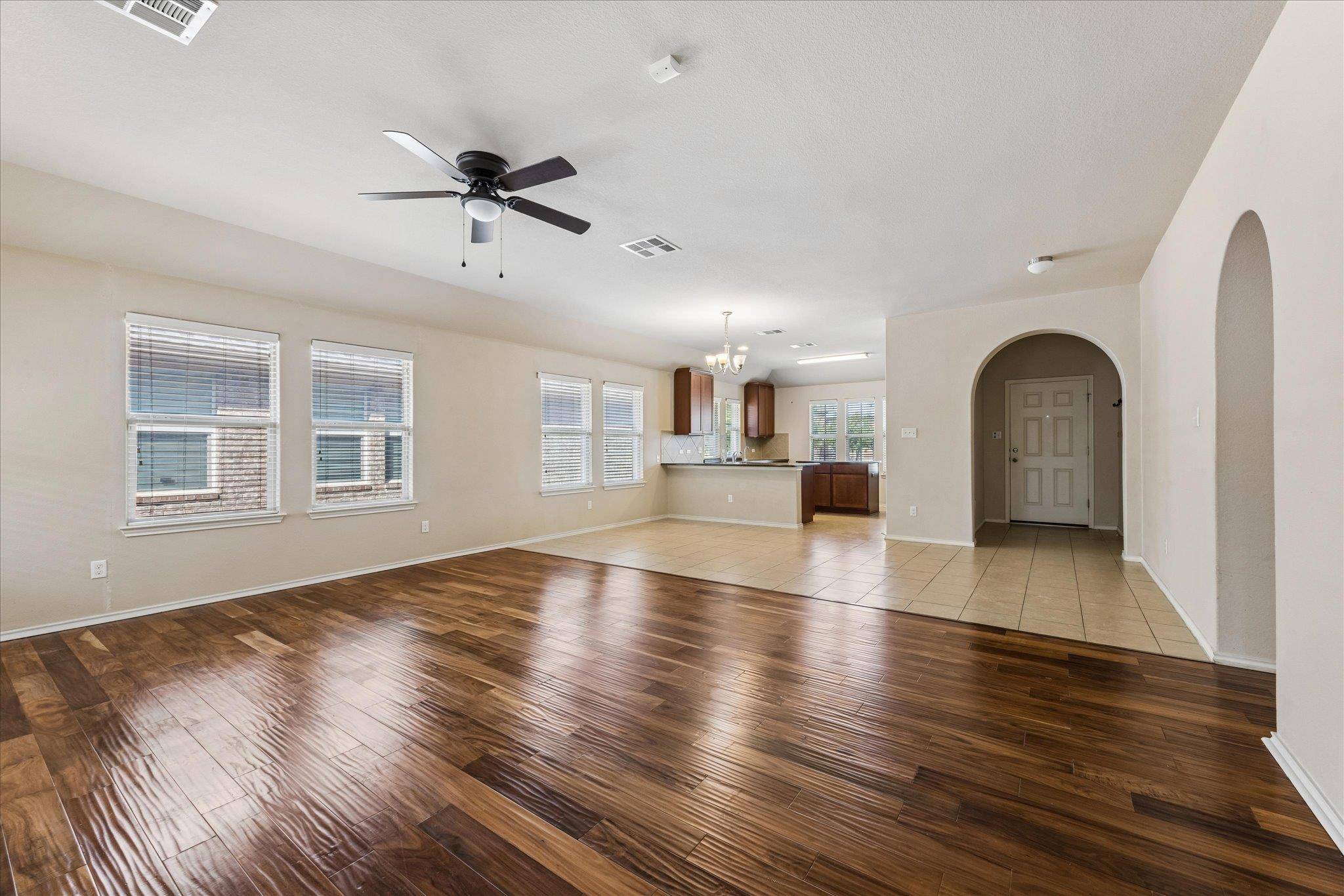 520 S Brook DR, Leander, TX 78641