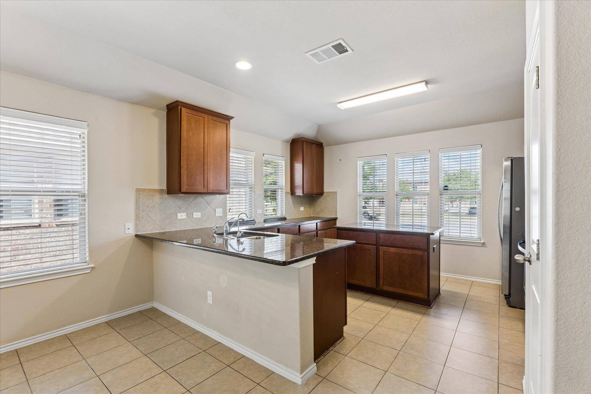 520 S Brook DR, Leander, TX 78641