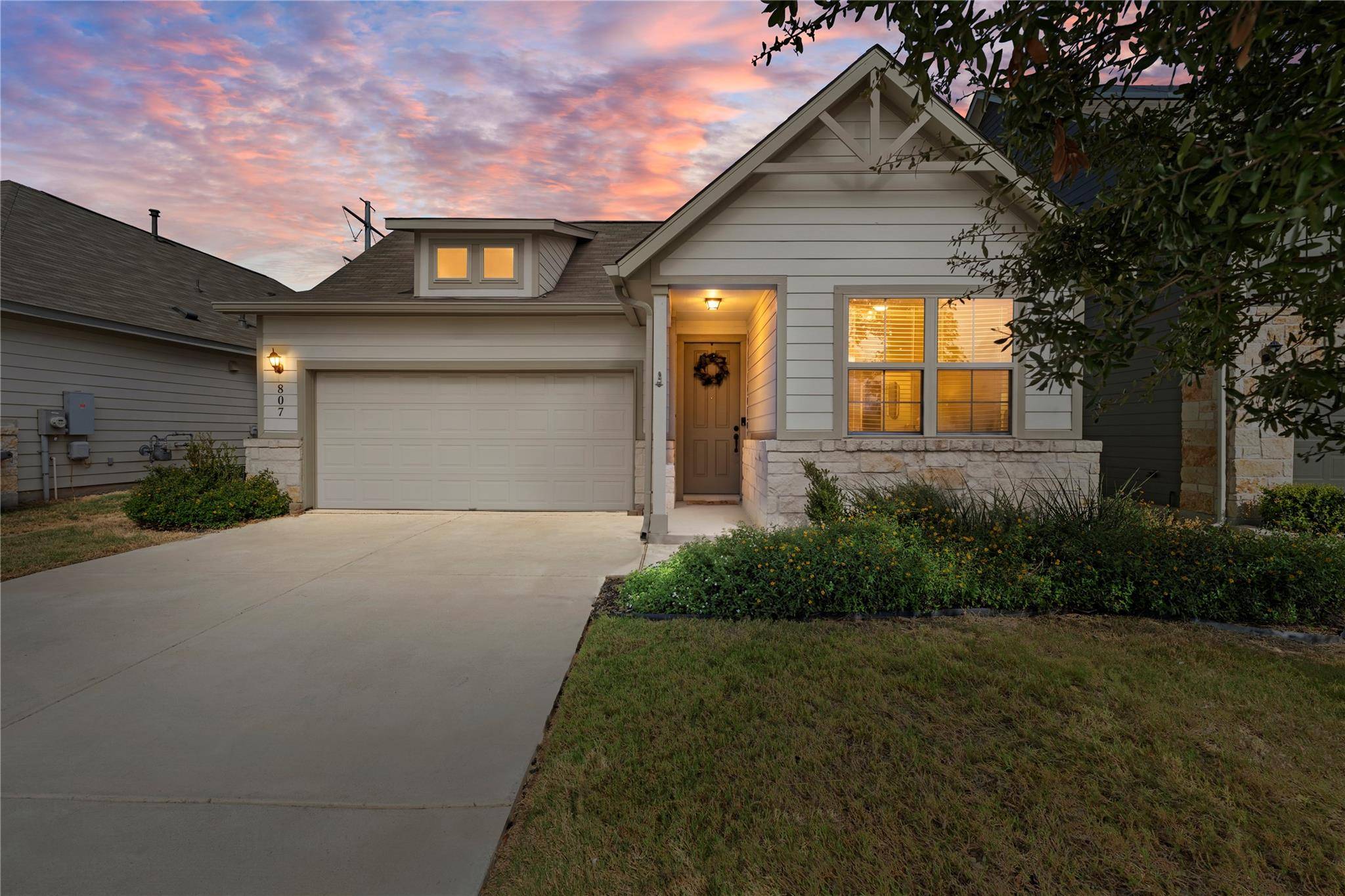 807 Gray Fox LOOP, Hutto, TX 78634