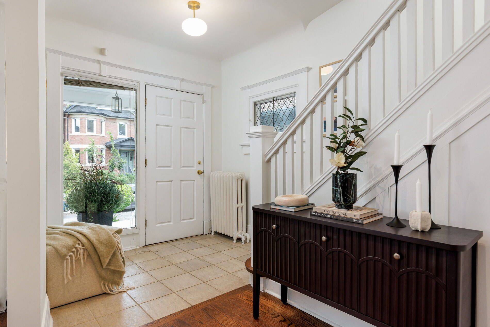 126 Hilton AVE, Toronto C02, ON M5R 3E7