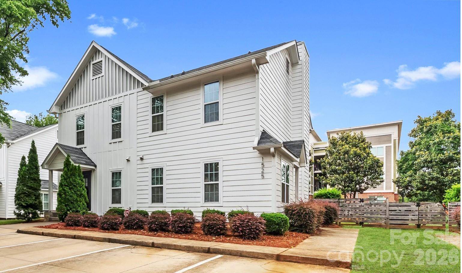 1525 Briar Creek RD #B, Charlotte, NC 28205