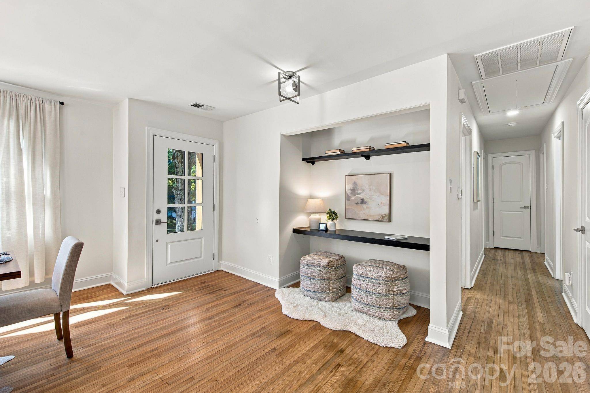 1142 Fox Run DR, Charlotte, NC 28212