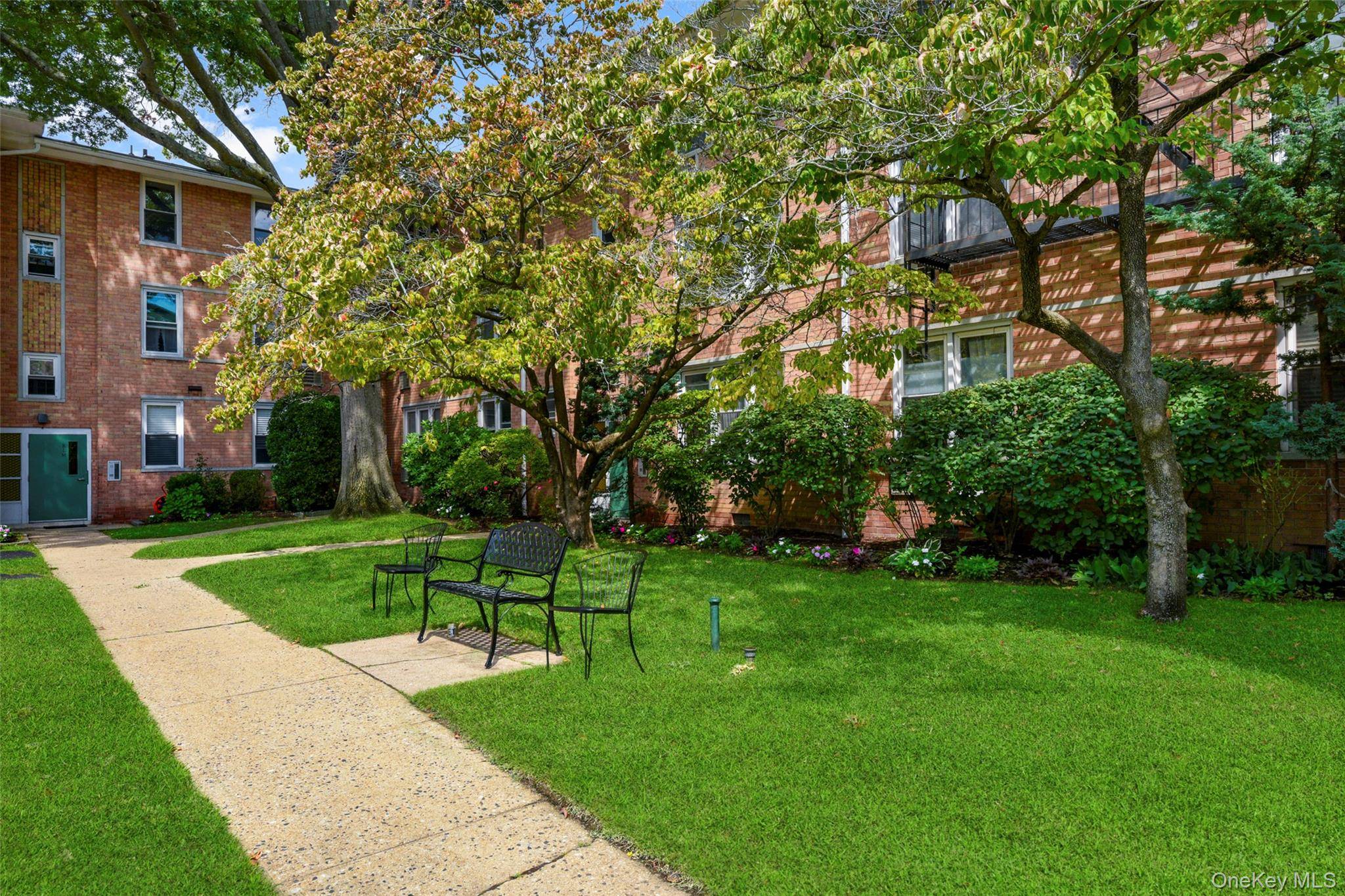 25 Trinity PL #3K, New Rochelle, NY 10805
