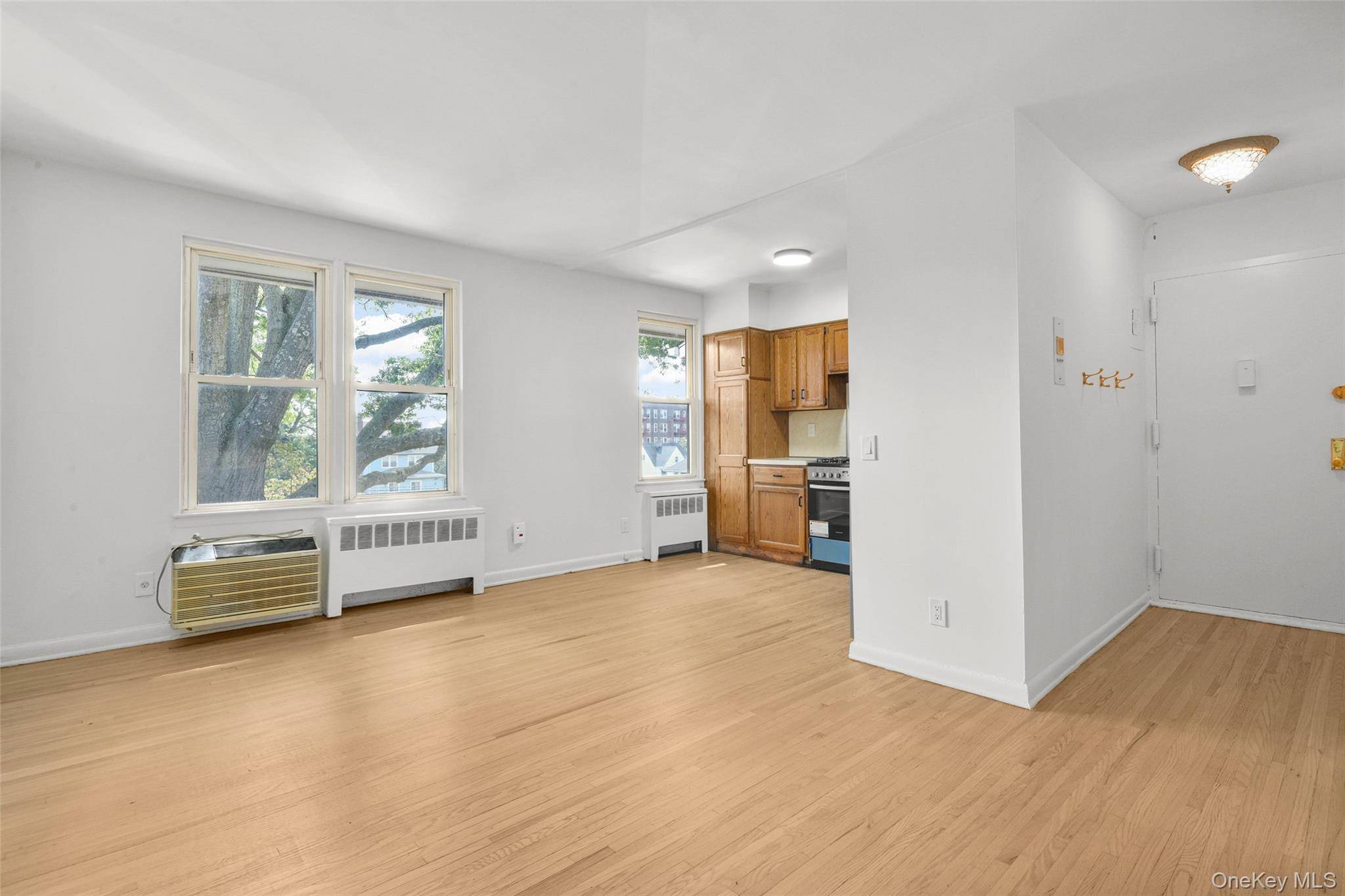 25 Trinity PL #3K, New Rochelle, NY 10805