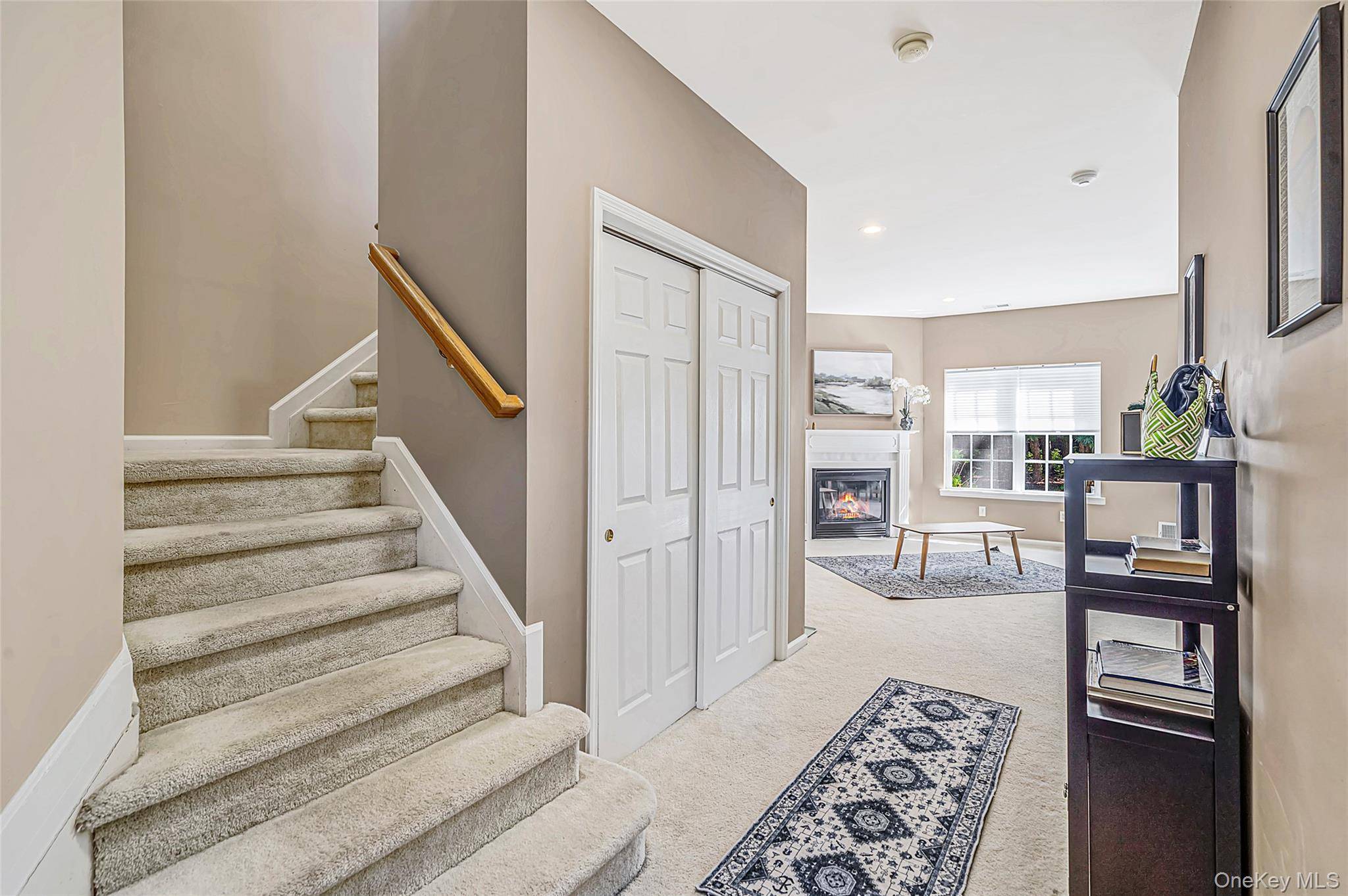 23 Willow Wood DR, East Setauket, NY 11733