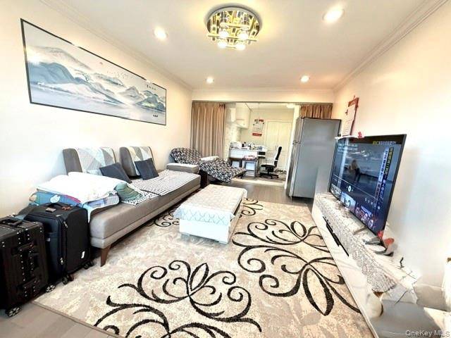 73-23 210th ST #6C, Bayside, NY 11364