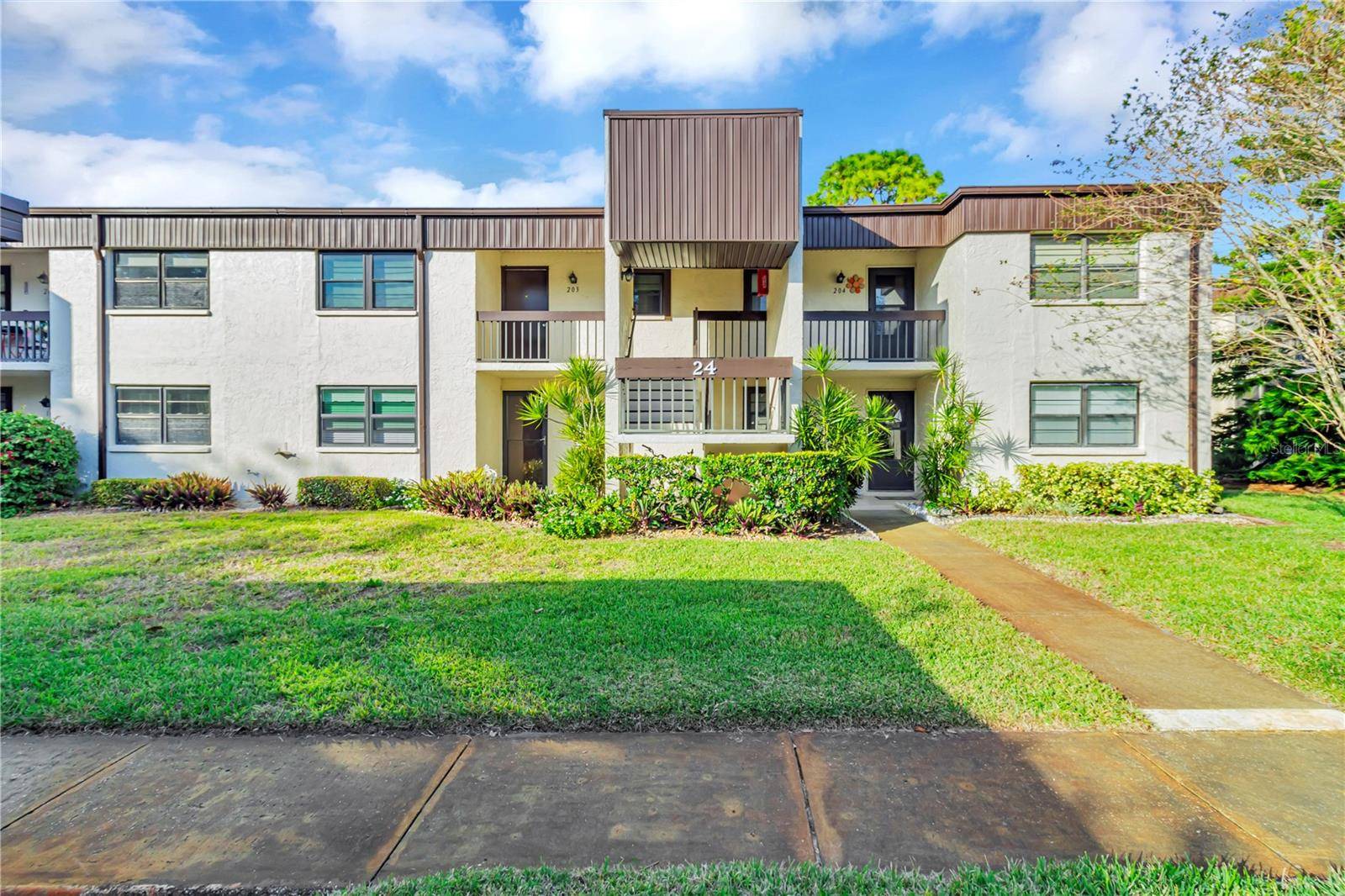 2400 WINDING CREEK BLVD #24-203, Clearwater, FL 33761