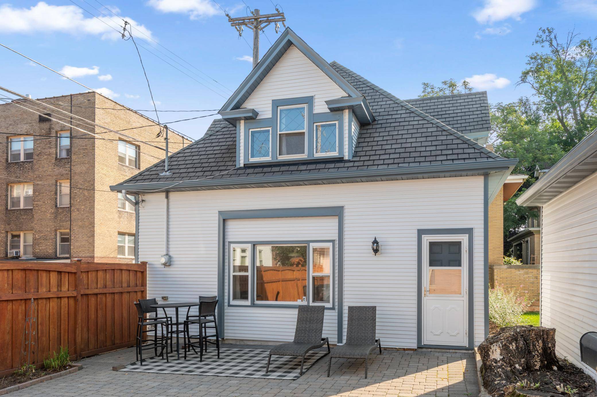 911 Lincoln AVE #CH, Saint Paul, MN 55105