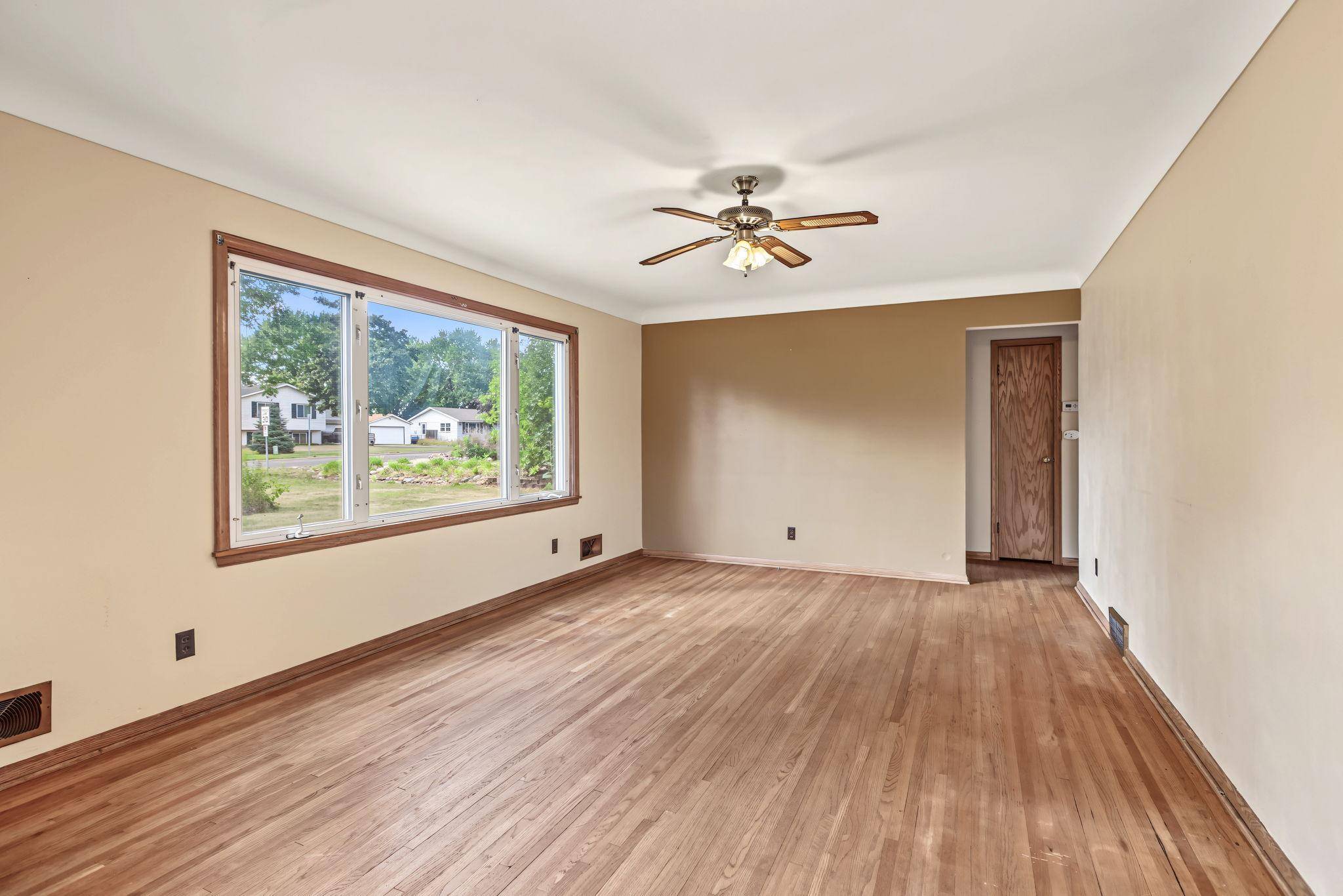 3004 Bellaire AVE, Maplewood, MN 55109
