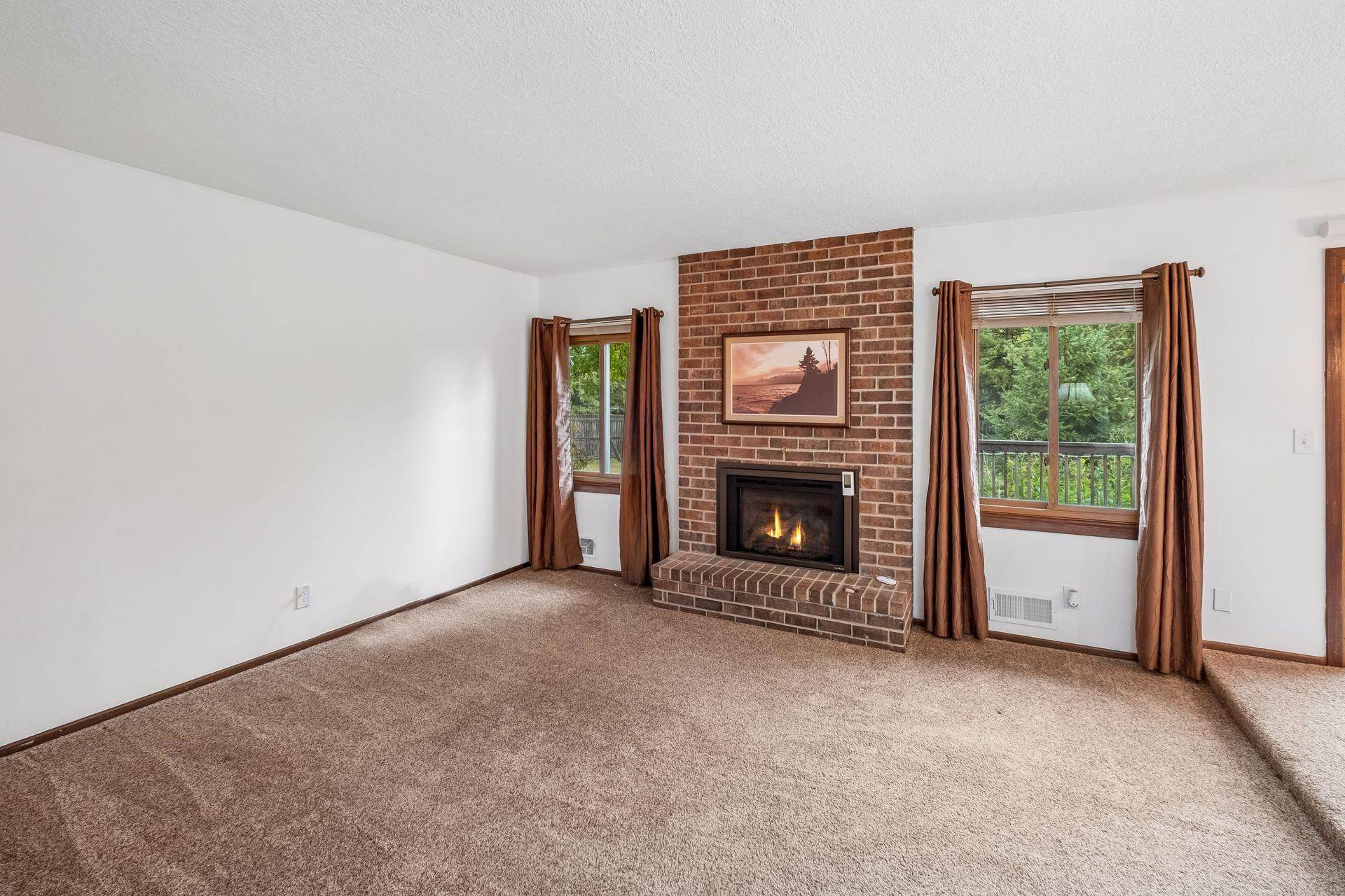 4758 Hauge CIR, Eagan, MN 55122