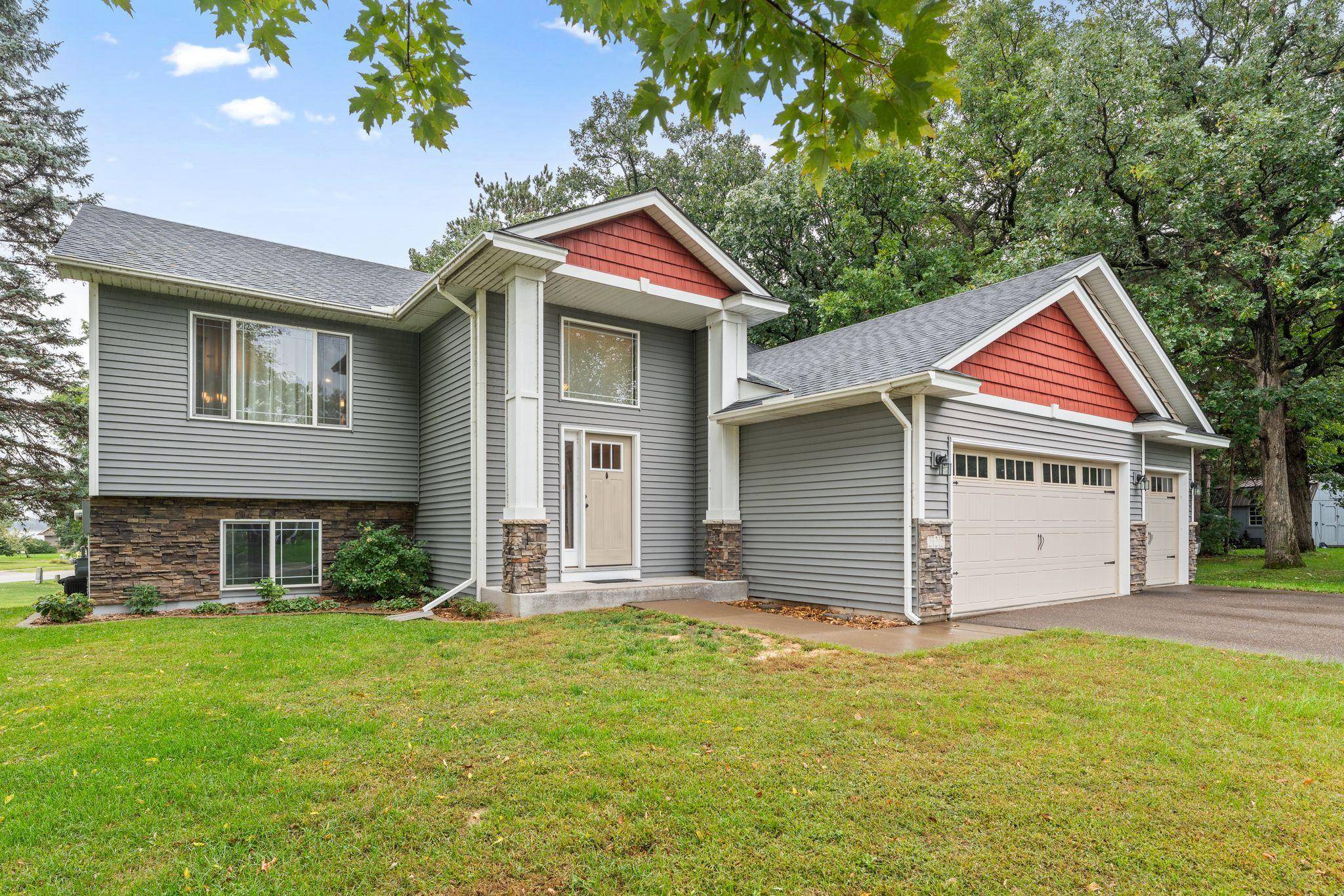 21215 Old Lake George BLVD NW, Oak Grove, MN 55303