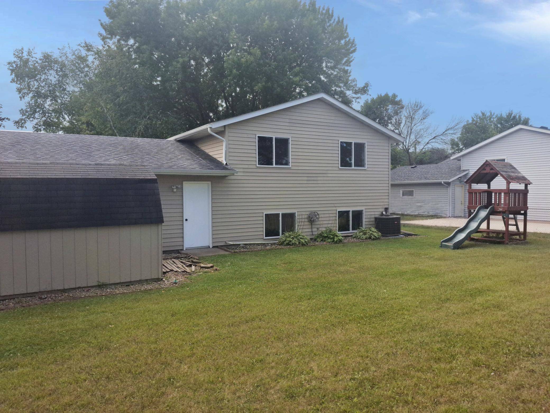 1304 17th ST SW, Faribault, MN 55021
