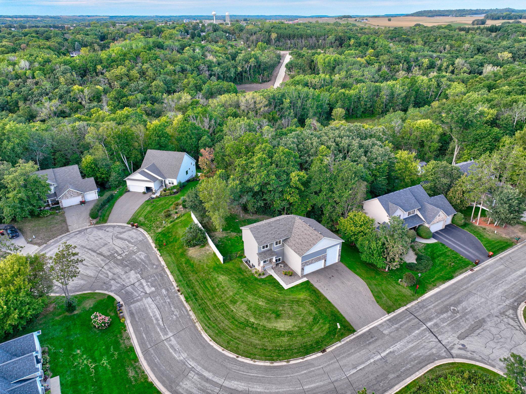 556 Pleasant DR, Prescott, WI 54021