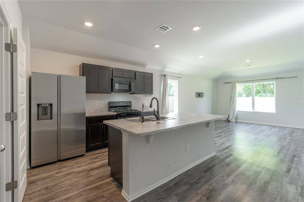 12104 SW 33rd ST, Yukon, OK 73099